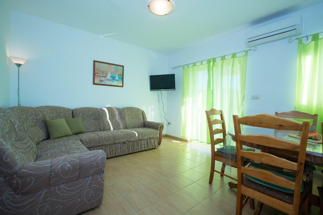 Apartments Dania 洛帕 外观 照片